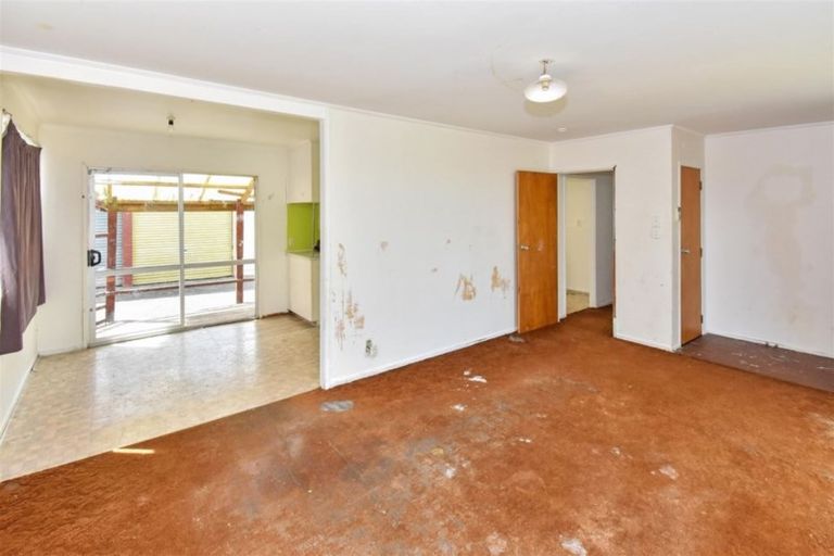 Photo of property in 122 Shifnal Drive, Randwick Park, Auckland, 2105