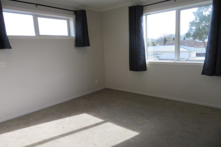 Photo of property in 1b Manderson Grove, Fairfield, Lower Hutt, 5011