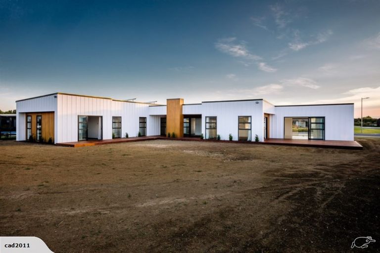 Photo of property in 16 Alan Livingston Drive, Cambridge, 3434