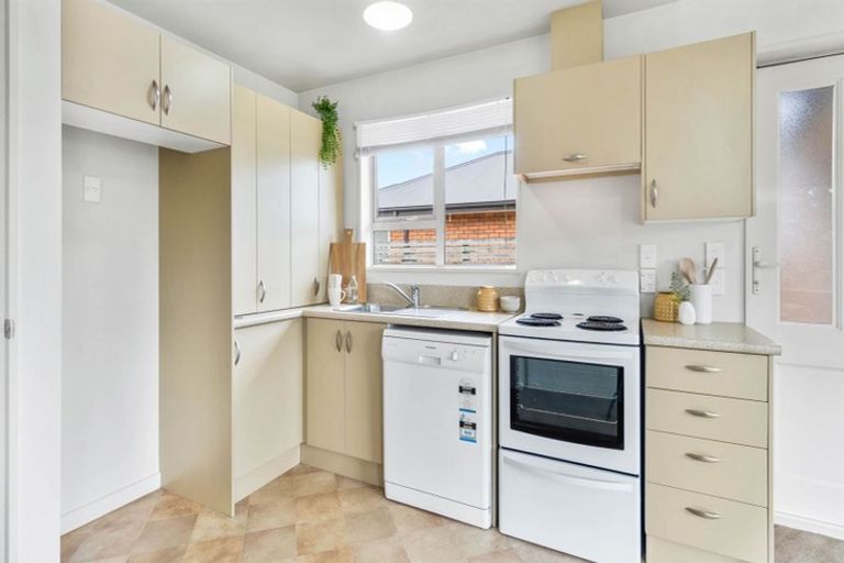 Photo of property in 4/373 Main Road North, Redwood, Christchurch, 8051