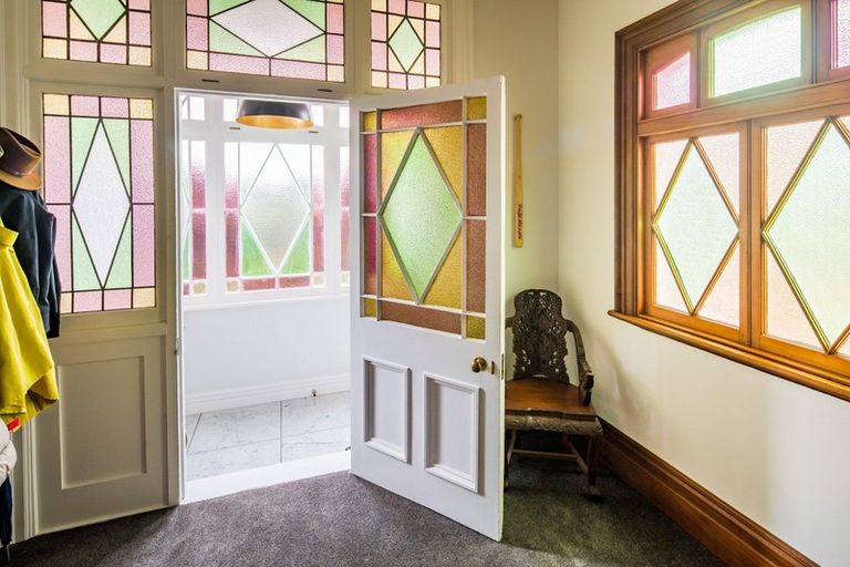 Photo of property in 19 Brougham Street, Mount Victoria, Wellington, 6011