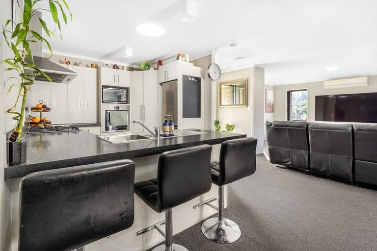 Photo of property in 12 Evergreen Rise, Grandview Heights, Hamilton, 3200