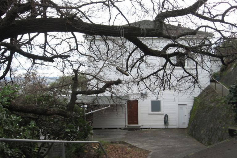 Photo of property in 4 Kowhai Road, Bluff Hill, Napier, 4110