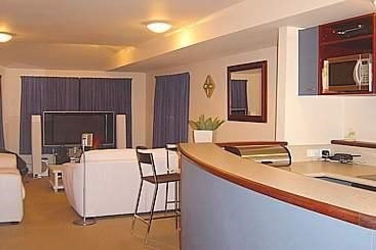 Photo of property in Luxford Villas, 302/72 Herald Street, Berhampore, Wellington, 6023