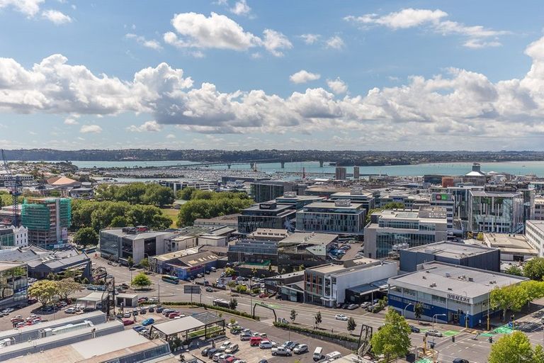 Photo of property in 44 Corricvale Way, Northcross, Auckland, 0630