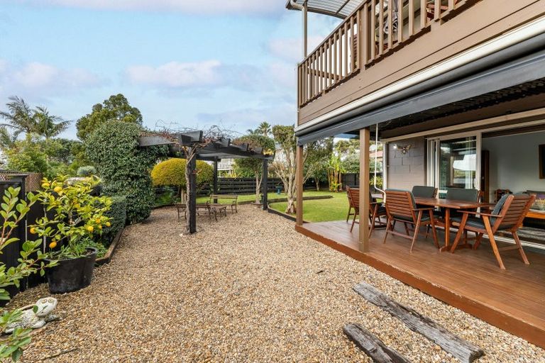 Photo of property in 5 Taihiki Road, Clarks Beach, 2122