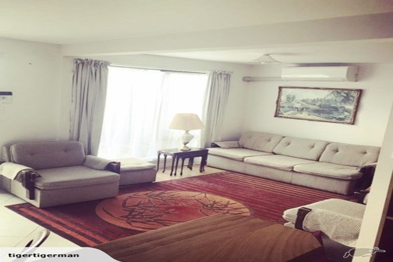 Photo of property in 38 Oruamo Place, Beach Haven, Auckland, 0626