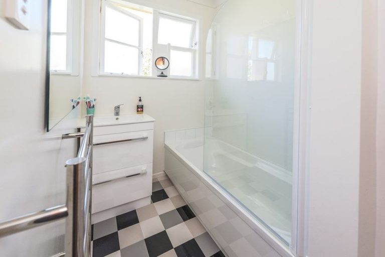 Photo of property in 1 Plunket Street, Durie Hill, Whanganui, 4500