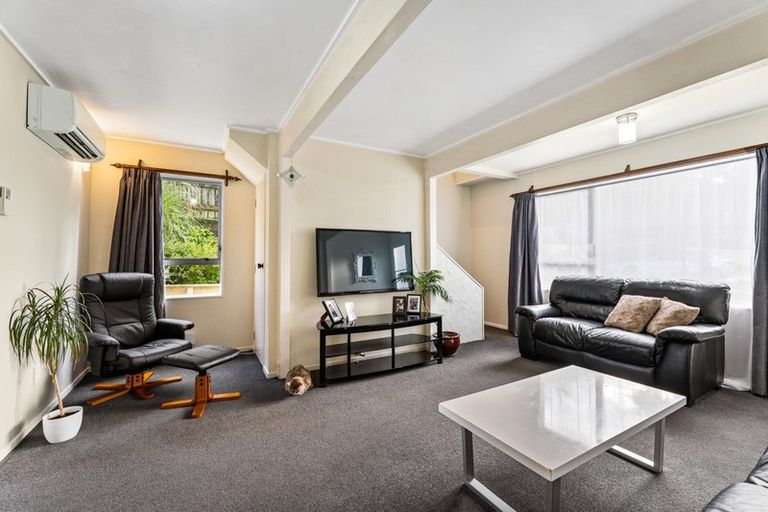 Photo of property in 264a Grounsell Crescent, Belmont, Lower Hutt, 5010