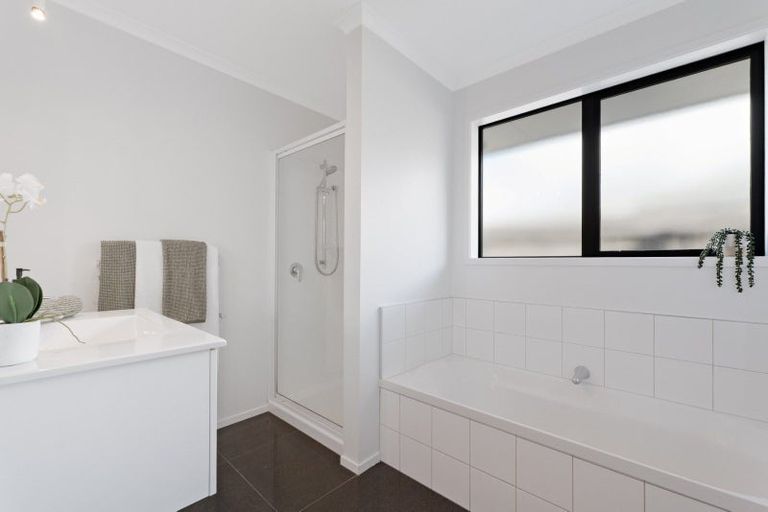 Photo of property in 5 Oka Street, Papamoa Beach, Papamoa, 3118