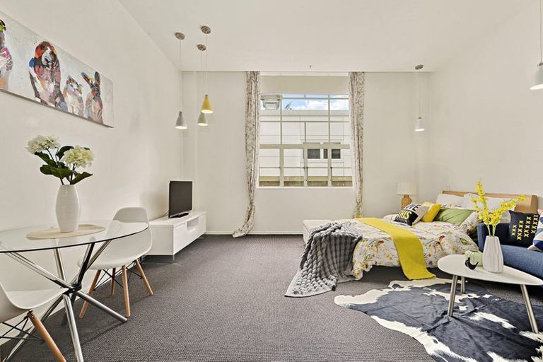 Photo of property in 4/6 Victoria Street, Ebdentown, Upper Hutt, 5018