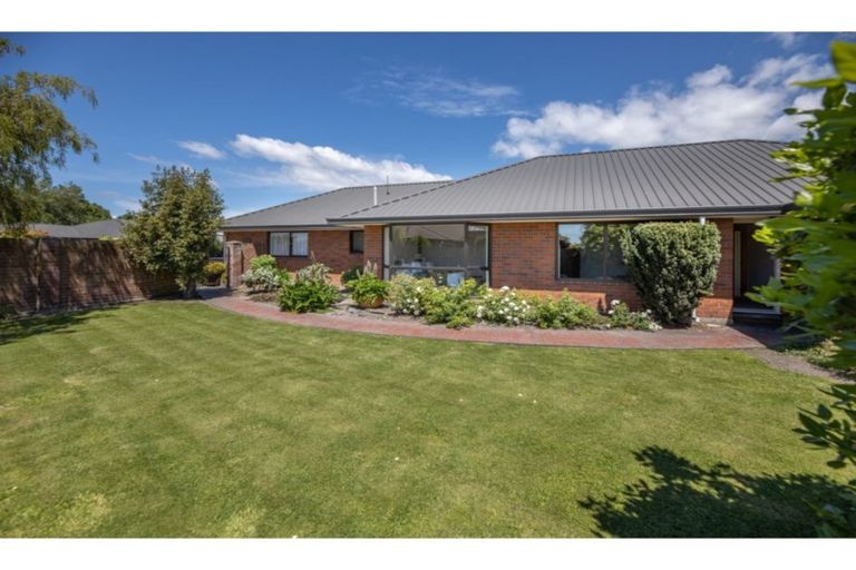 Photo of property in 61 Lowry Avenue, Redwood, Christchurch, 8051