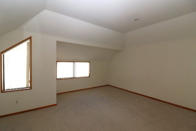 Photo of property in 15 Brockworth Place, Riccarton, Christchurch, 8011