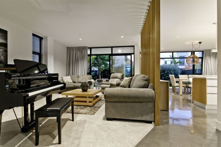 Photo of property in 8 Hastings Street, Hobsonville, Auckland, 0616