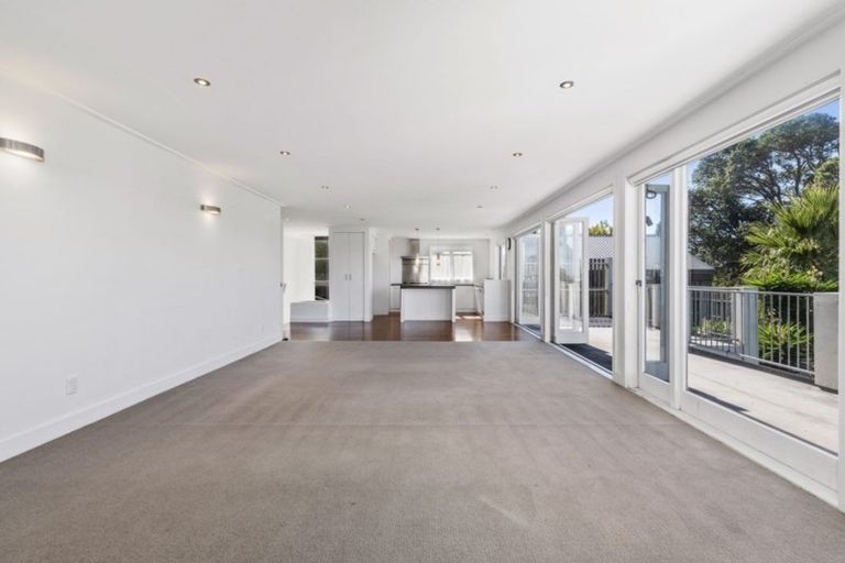 Photo of property in 69 Norwood Road, Bayswater, Auckland, 0622