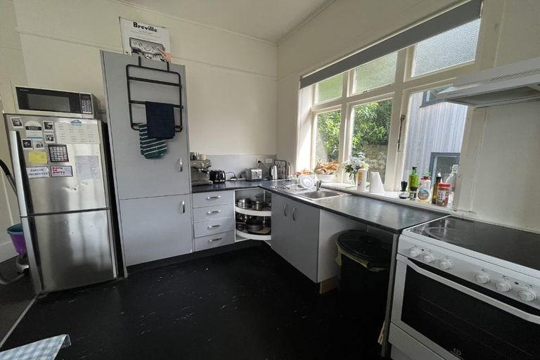 Photo of property in 151 Kelburn Parade, Kelburn, Wellington, 6012