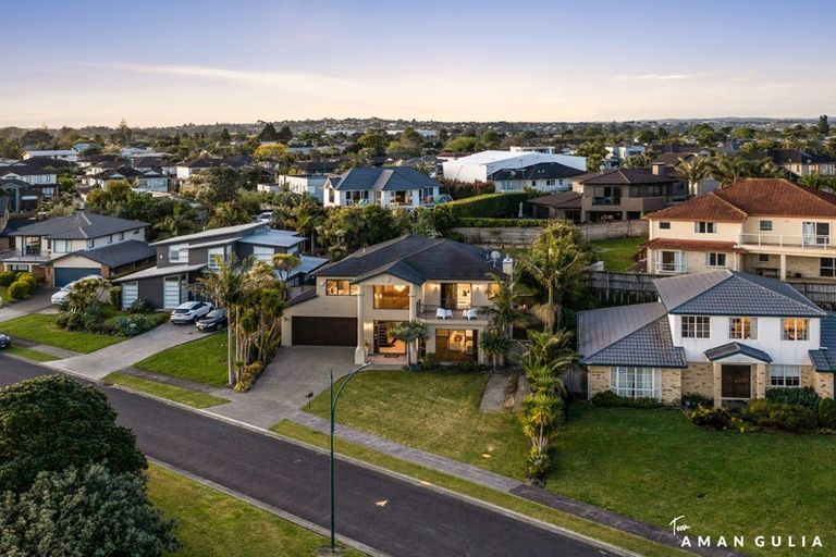 Photo of property in 8 Waikura Drive, Te Atatu Peninsula, Auckland, 0610