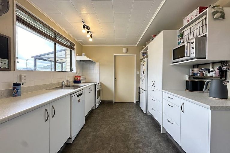 Photo of property in 135 California Drive, Totara Park, Upper Hutt, 5018