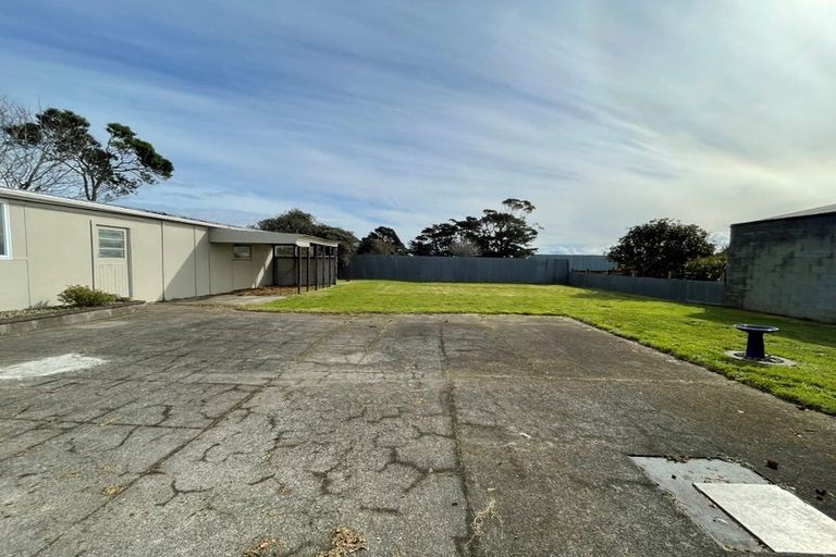Photo of property in 382 South Road, Omata, New Plymouth, 4374