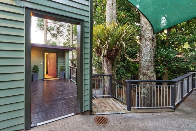 Photo of property in 66 Otitori Bay Road, Titirangi, Auckland, 0604