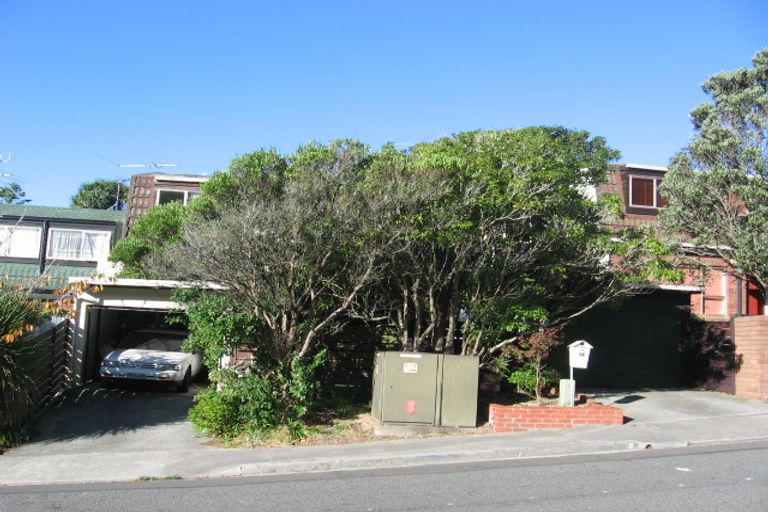 Photo of property in 68 Churton Drive, Churton Park, Wellington, 6037