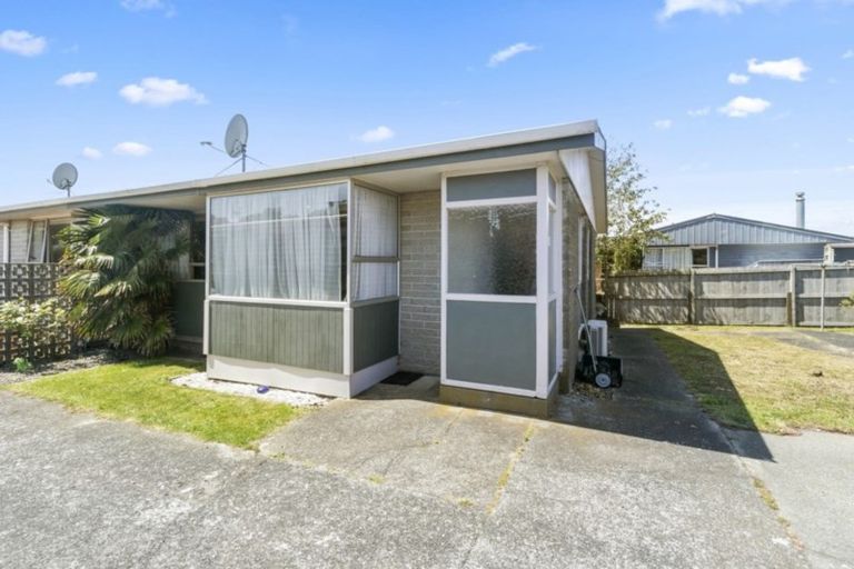 Photo of property in 18b Reese Jones Grove, Maungaraki, Lower Hutt, 5010