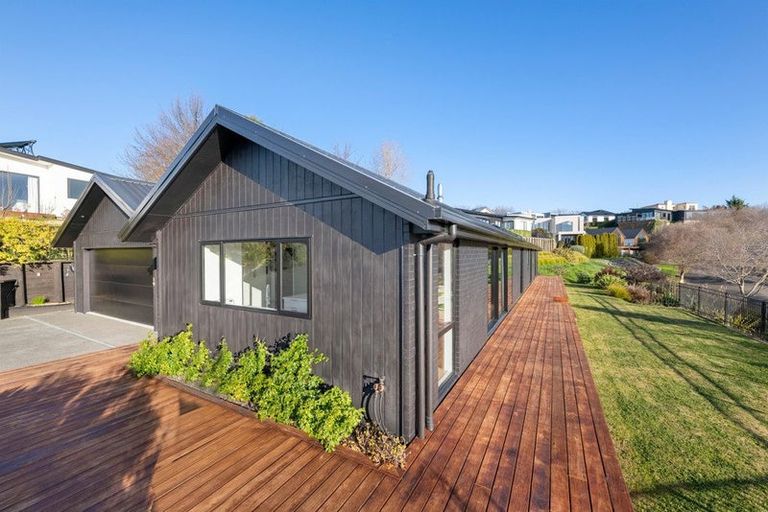 Photo of property in 19 Golf View Close, Fairhall, 7272