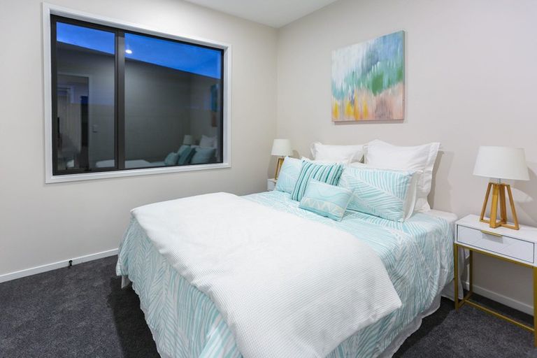 Photo of property in 12 Tarras Road, Kumeu, 0810