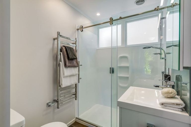 Photo of property in 1/5 Gull Lane, Mairangi Bay, Auckland, 0630