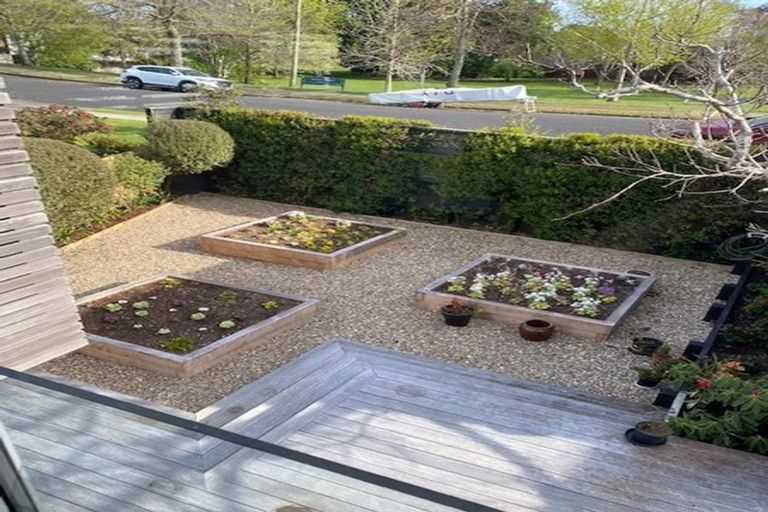 Photo of property in 33 Hastings Parade, Devonport, Auckland, 0624