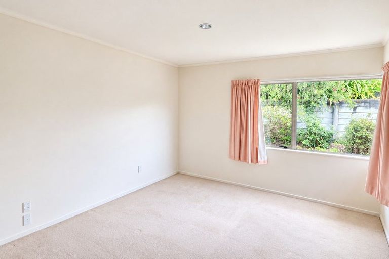 Photo of property in 18 Villa Grove, Paraparaumu, 5032