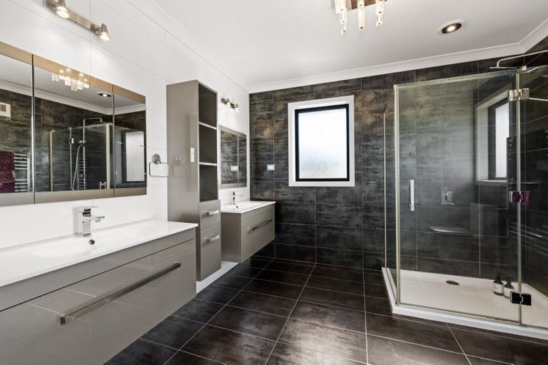 Photo of property in 2 Burbury Ridge, Havelock North, 4130