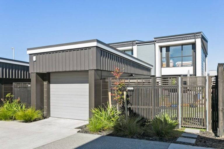 Photo of property in 10 Rangihina Road, Hobsonville, Auckland, 0616