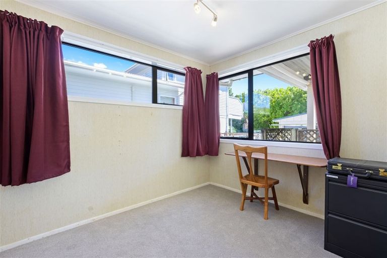 Photo of property in 26 Trelawn Place, Cockle Bay, Auckland, 2014
