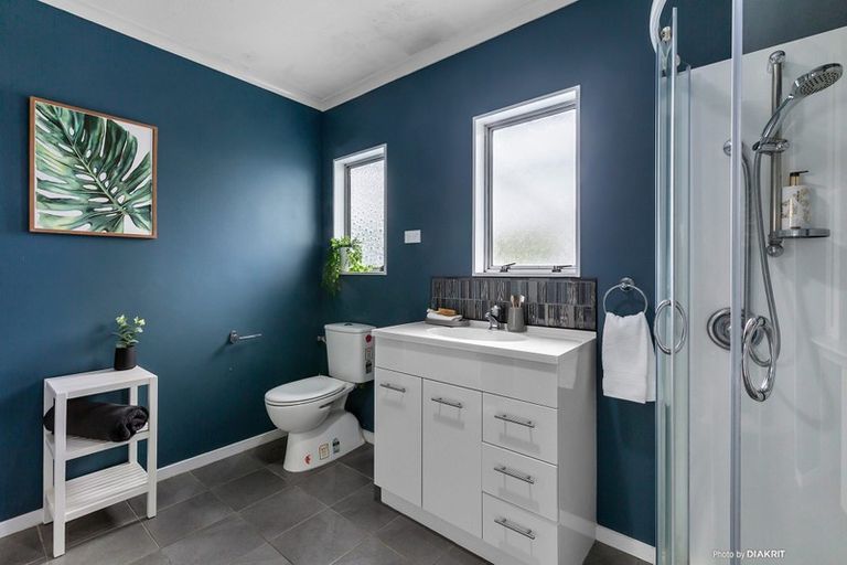 Photo of property in 1 Farrier Grove, Featherston, 5710