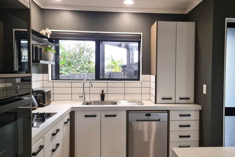 Photo of property in 4 Nadine Place, Mangere Bridge, Auckland, 2022