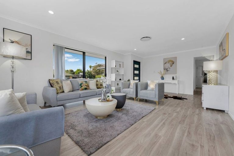 Photo of property in 4 Bokeen Lane, Flat Bush, Auckland, 2019