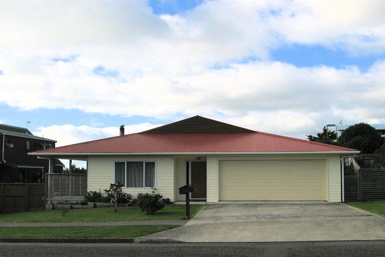 Photo of property in 157 Weggery Drive, Waikanae Beach, Waikanae, 5036