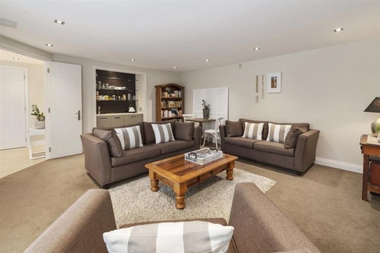 Photo of property in 270 Hurstmere Road, Takapuna, Auckland, 0622