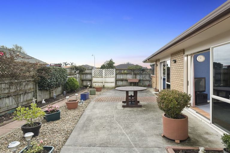 Photo of property in 28 Mcleod Place, Papamoa Beach, Papamoa, 3118