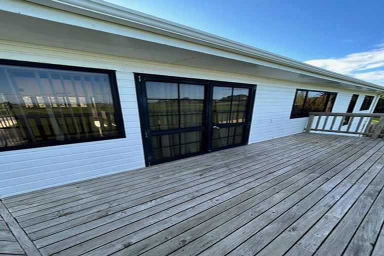 Photo of property in 106 Rehutai Road, Baylys Beach, Dargaville, 0377
