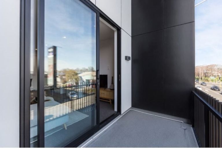 Photo of property in 2/4 Waverley Street, Sydenham, Christchurch, 8023