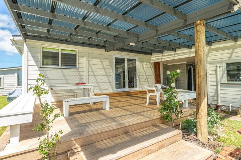 Photo of property in 23 Waitangi Road, Waverley, 4592