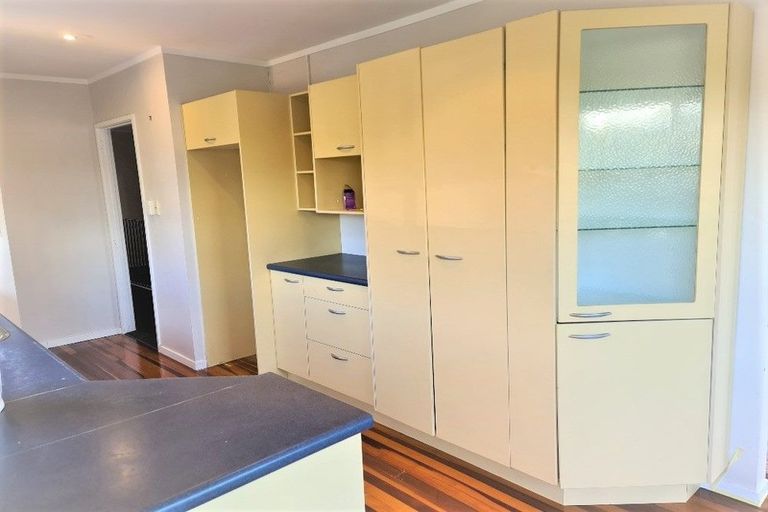 Photo of property in 1 Malters Place, Browns Bay, Auckland, 0630