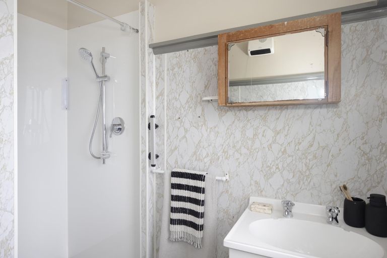 Photo of property in 24 Lune Street, South Hill, Oamaru, 9400