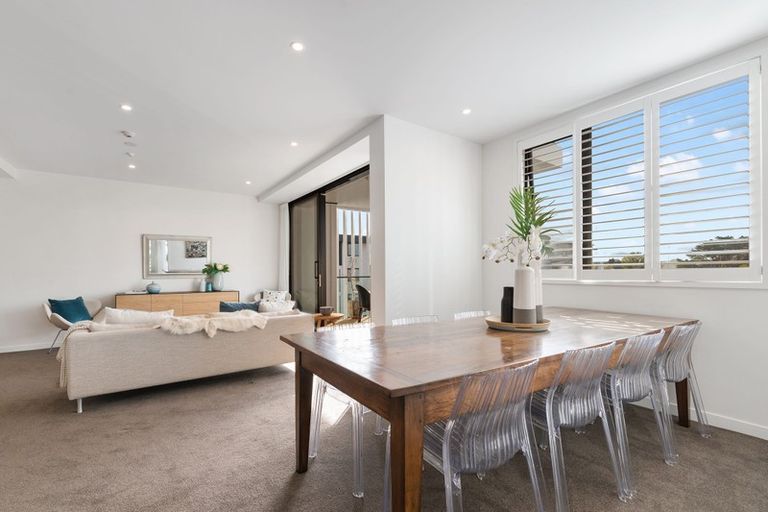 Photo of property in 201/8a Lake Pupuke Drive, Takapuna, Auckland, 0622