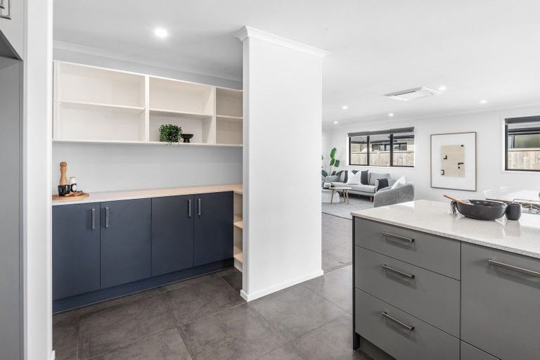 Photo of property in 18 Maui Place, Spotswood, New Plymouth, 4310