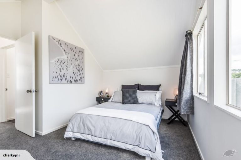 Photo of property in 1042a Great North Road, Point Chevalier, Auckland, 1022