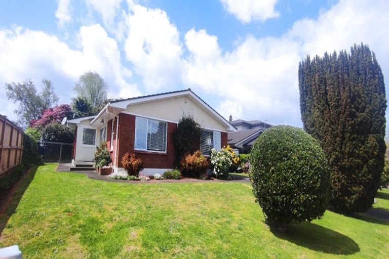 Photo of property in 13 Mccall Place, Opaheke, Papakura, 2113