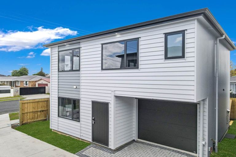 Photo of property in 2/177 Old Wairoa Road, Papakura, 2110